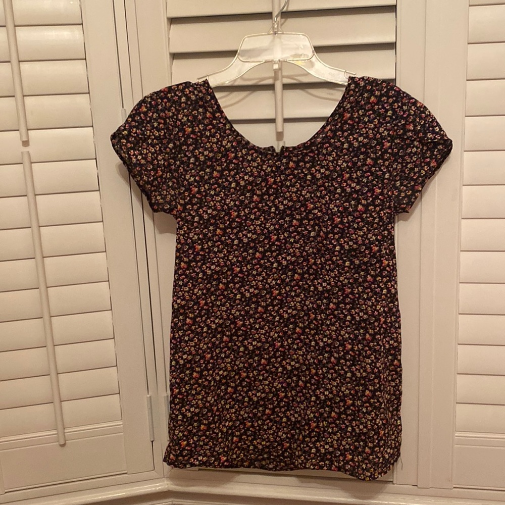 XS shirt